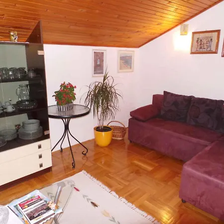 In Grebastica 7134 Apartment *
