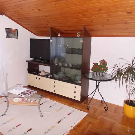 In Grebastica 7134 Apartment Baselovici