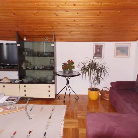 In Grebastica 7134 Apartment *